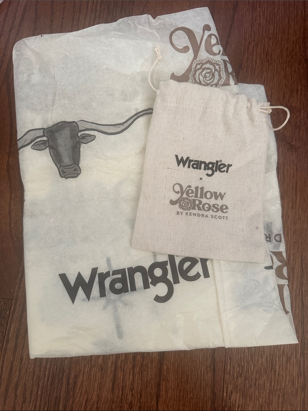 Wrangler x Yellow Rose by Kendra Scott Linen Jewelry bag and tissue paper
